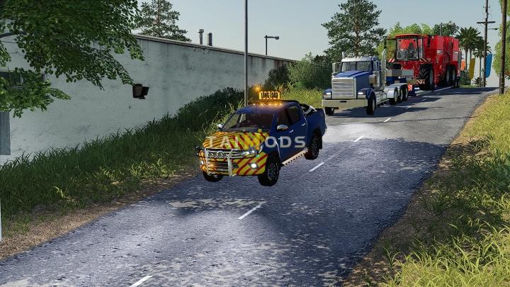 FS19 - Toyota Hilux Pilot Car V2.2 (1.7) FS19 - Toyota Hilux Pilot Car V2.2 (1.7)