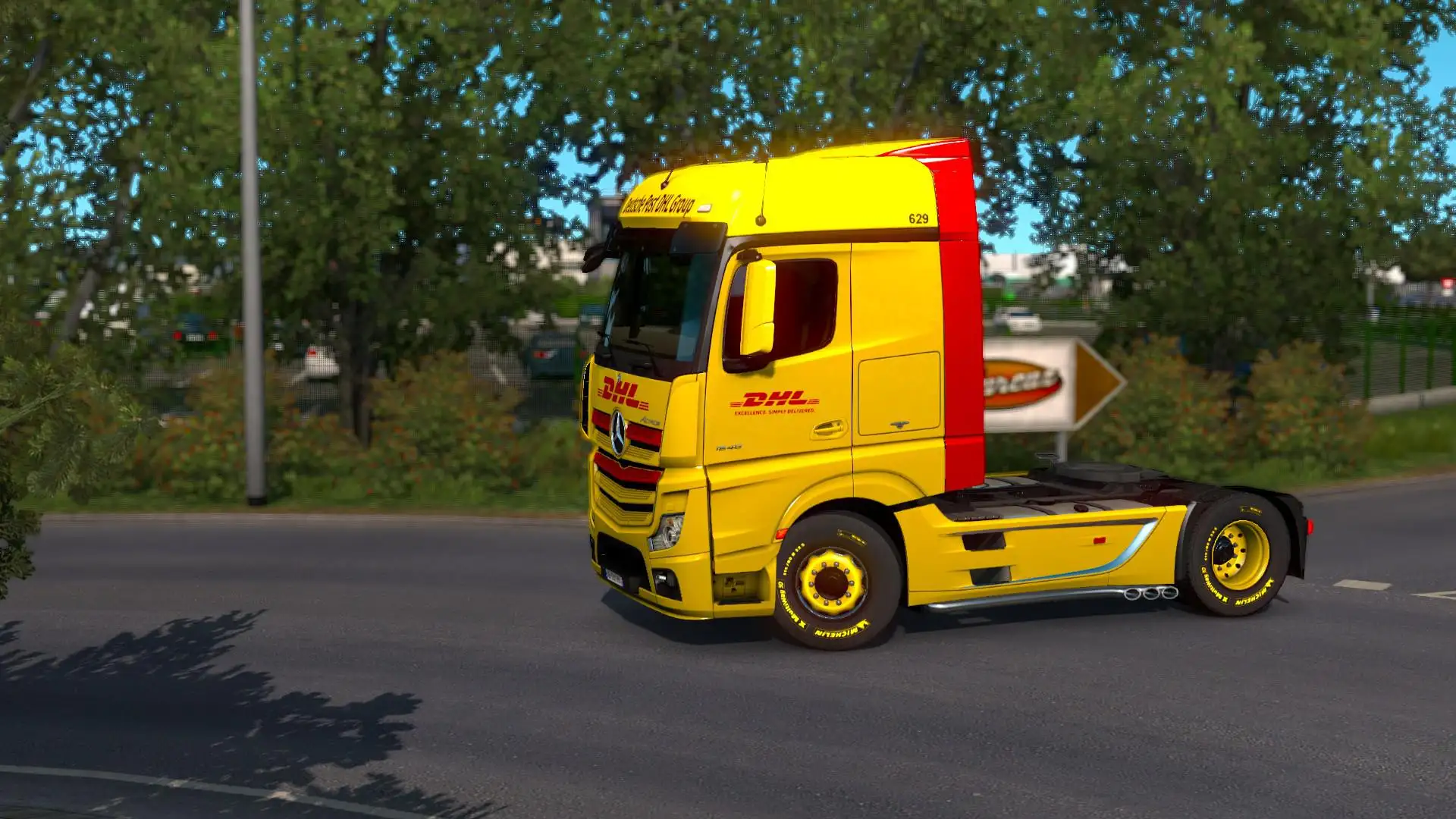 ETS2 - Mercedes Actros 2014 DHL Paintjob Skin V1.0 (1.37+)