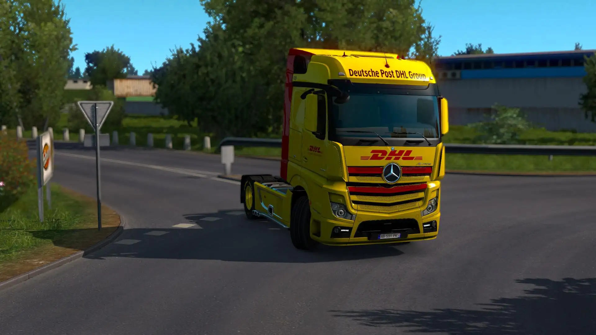 ETS2 - Mercedes Actros 2014 DHL Paintjob Skin V1.0 (1.37+)